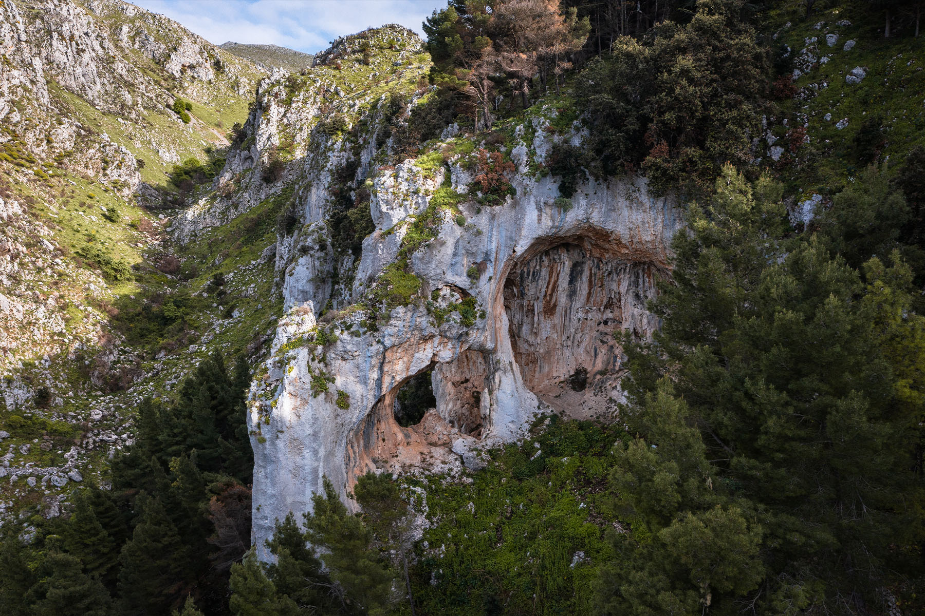 Grotta Grattara Sicily - Naturalistic itinerary in the Madonie